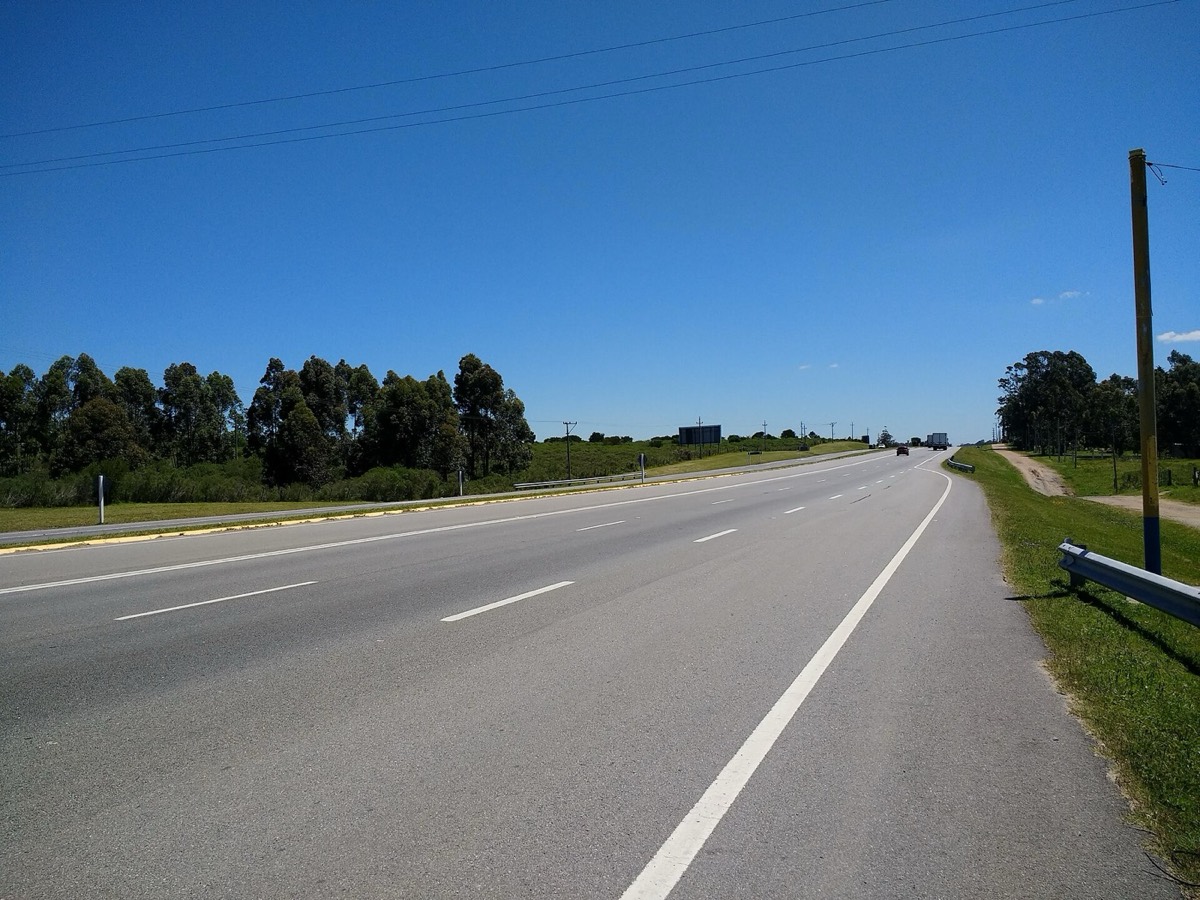 La ruta Interbalnearia, el camino entre Punta del Este y Montevideo.